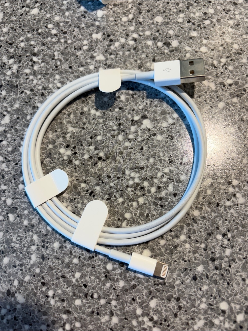 Apple White USB-A Wall Chargers, Lightning Cable & Car Adapter - Picture 2 of 4